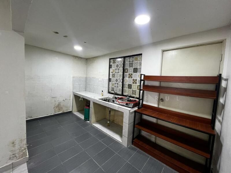 2-storey Terraced House for Sale in Bandar Selesa Jaya (Skudai) - Muhamad Asrul - Kitchen - PropertyGuru.com.my