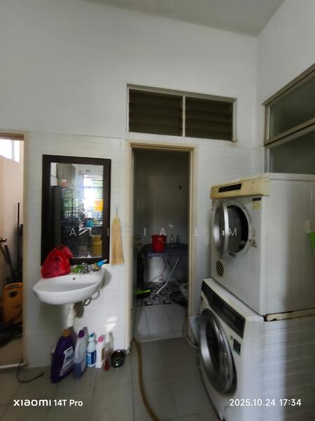 2-storey Terraced House for Sale in Taman Setia Indah (Tebrau) - Alicia Lim - Bathroom - PropertyGuru.com.my