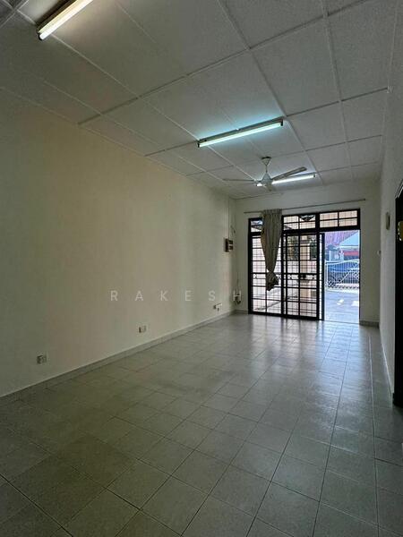 Taman Pelangi Indah untuk Untuk Disewa - RM 1,700 /bulan, Feb 2026 - Living Room - PropertyGuru.com.my