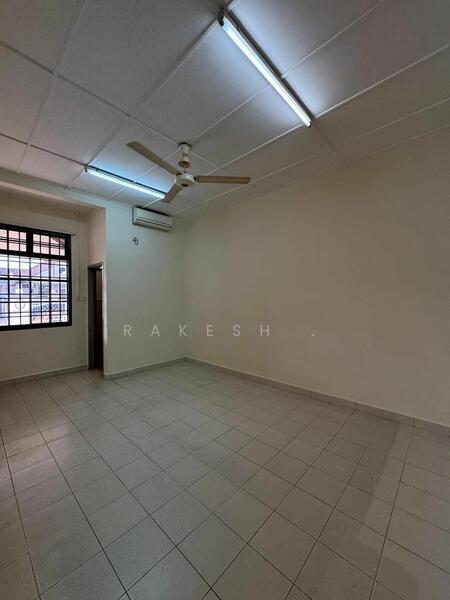 Taman Pelangi Indah untuk Untuk Disewa - RM 1,700 /bulan, Feb 2026 - Living Room - PropertyGuru.com.my