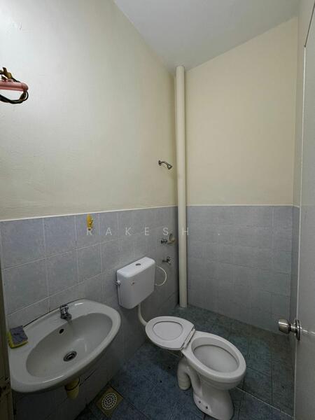 Taman Pelangi Indah untuk Untuk Disewa - RM 1,700 /bulan, Feb 2026 - Bathroom - PropertyGuru.com.my