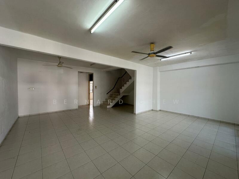 2-storey Terraced House for Sale in Taman Iping (Batu Maung) - Bernard Chew - Interior - PropertyGuru.com.my