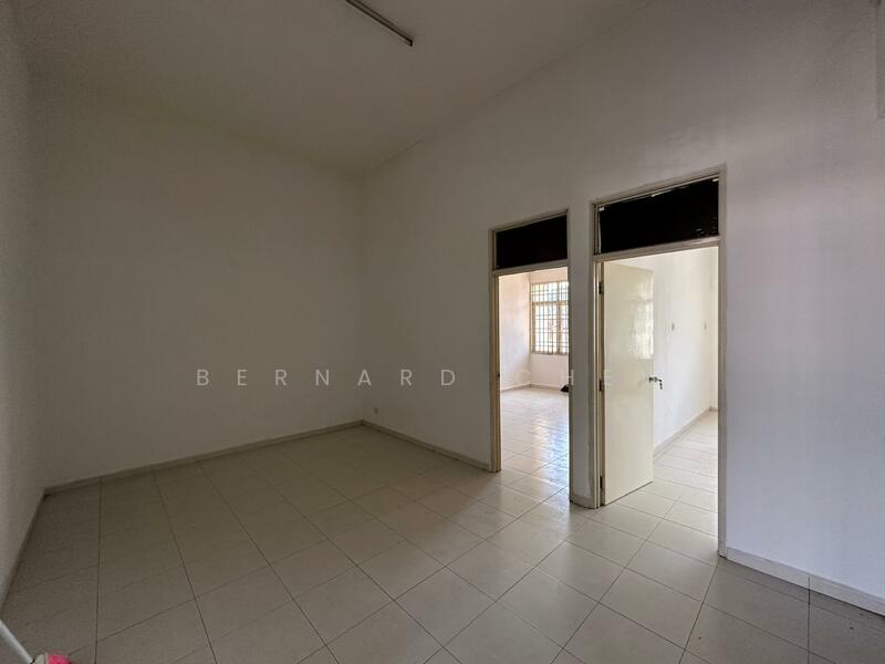 2-storey Terraced House for Sale in Taman Iping (Batu Maung) - Bernard Chew - Interior - PropertyGuru.com.my