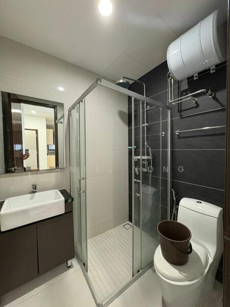 Condominium for Sale at Amberside @ Country Garden Danga Bay - Daniel Yong - Bathroom - PropertyGuru.com.my