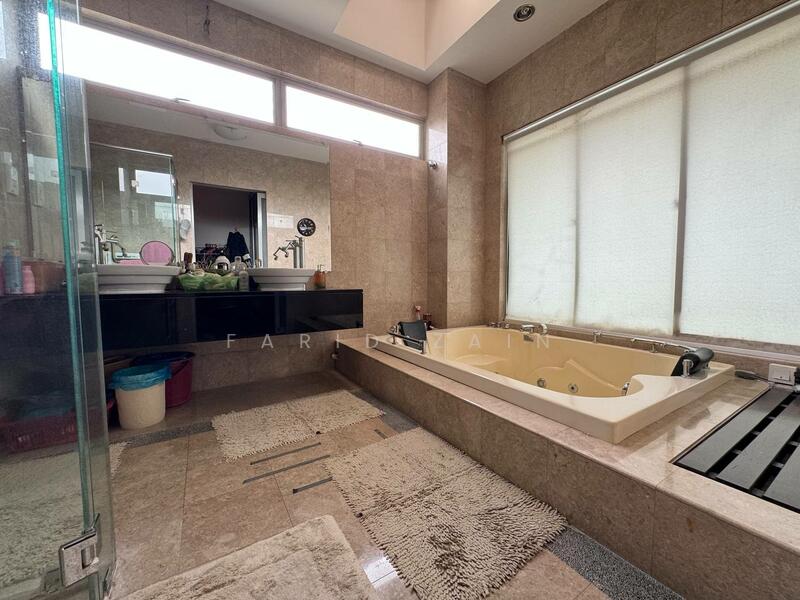 Bungalow for Sale in Setia Eco Park (Setia Alam) - Farid Zain - Bathroom - PropertyGuru.com.my