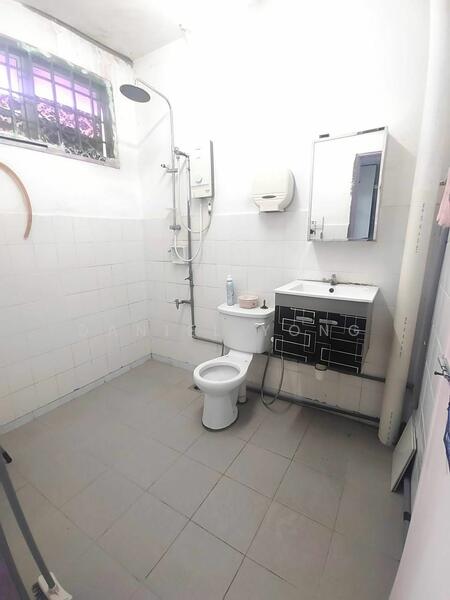 2-storey Terraced House for Sale in Taman Megah Ria (Masai) - Daniel Yong - Bathroom - PropertyGuru.com.my