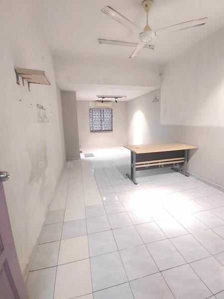 2-storey Terraced House for Sale in Taman Megah Ria (Masai) - Daniel Yong - Interior - PropertyGuru.com.my