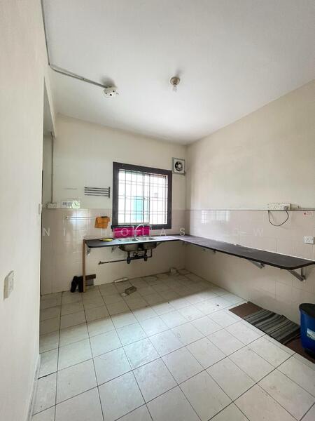 2-storey Terraced House for Rent in Taman Mount Austin (Tebrau) - Nicholas Low - Kitchen - PropertyGuru.com.my