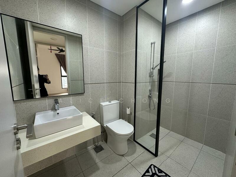 Millerz Square untuk Untuk Disewa - RM 2,500 /bulan, Mac 2026 - Bathroom - PropertyGuru.com.my
