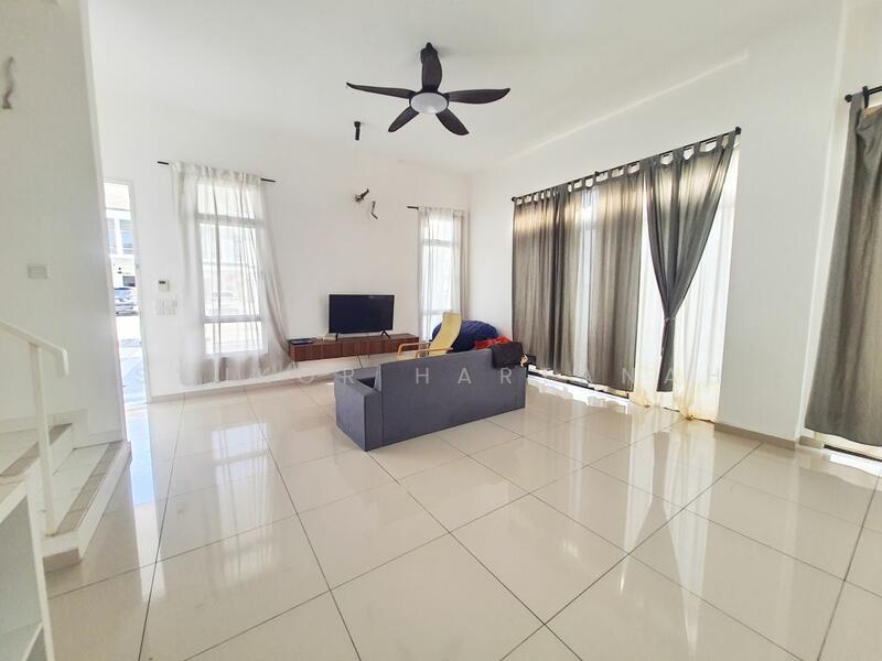 2-storey Terraced House for Sale in Puncak Alam (Selangor) - Syukor Hartanah - Living Room - PropertyGuru.com.my