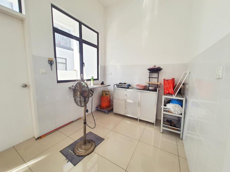 2-storey Terraced House for Sale in Puncak Alam (Selangor) - Syukor Hartanah - Kitchen - PropertyGuru.com.my