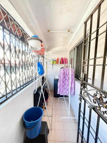 1.5-storey Terraced House for Sale in Taman Sutera (Johor Bahru) - Han Yong Ang - Balcony - PropertyGuru.com.my