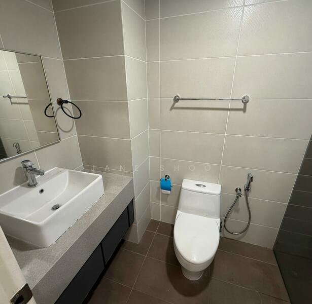 Condominium for Rent at Paraiso Residence @ The Earth - Jane Shoo - Bathroom - PropertyGuru.com.my