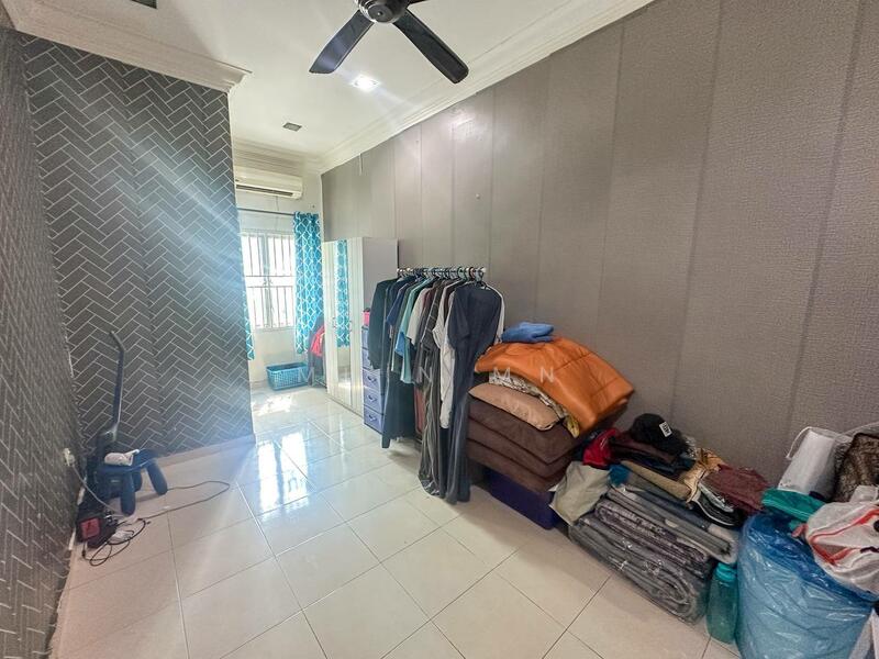 Seksyen 23 untuk Untuk Dijual - RM 1,250,000, Feb 2026 - Bedroom - PropertyGuru.com.my