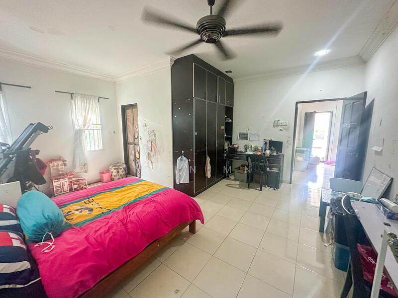 Seksyen 23 untuk Untuk Dijual - RM 1,250,000, Feb 2026 - Bedroom - PropertyGuru.com.my