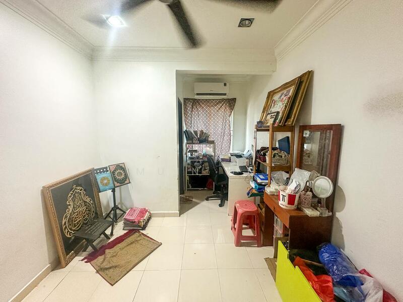 Seksyen 23 untuk Untuk Dijual - RM 1,250,000, Feb 2026 - Study - PropertyGuru.com.my