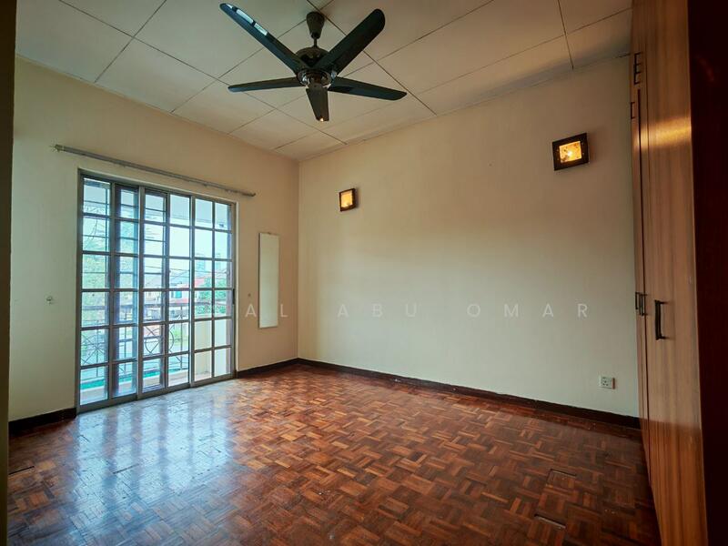 Terraced House for Sale in Bandar Kinrara Seksyen 5 (Bandar Kinrara) - Faisal Abu Omar - Bedroom - PropertyGuru.com.my