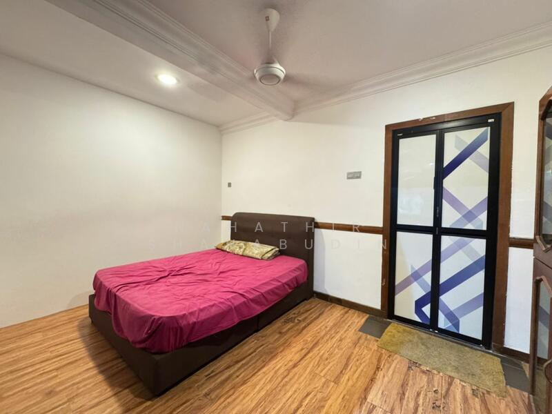 2-storey Terraced House for Sale in Seksyen 8 (Shah Alam) - Nahathir Shahabudin - Bedroom - PropertyGuru.com.my