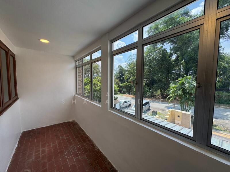 2-storey Terraced House for Sale in Seksyen 8 (Shah Alam) - Nahathir Shahabudin - Balcony - PropertyGuru.com.my