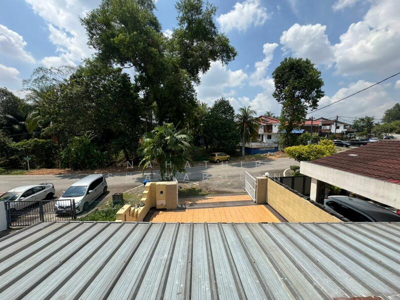 2-storey Terraced House for Sale in Seksyen 8 (Shah Alam) - Nahathir Shahabudin - Exterior - PropertyGuru.com.my