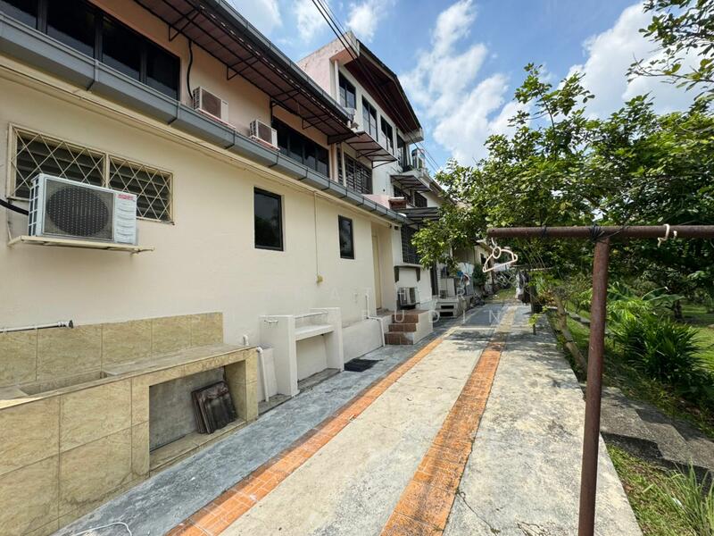 2-storey Terraced House for Sale in Seksyen 8 (Shah Alam) - Nahathir Shahabudin - Exterior - PropertyGuru.com.my