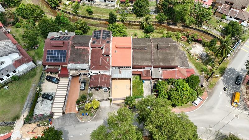 2-storey Terraced House for Sale in Seksyen 8 (Shah Alam) - Nahathir Shahabudin - Exterior - PropertyGuru.com.my