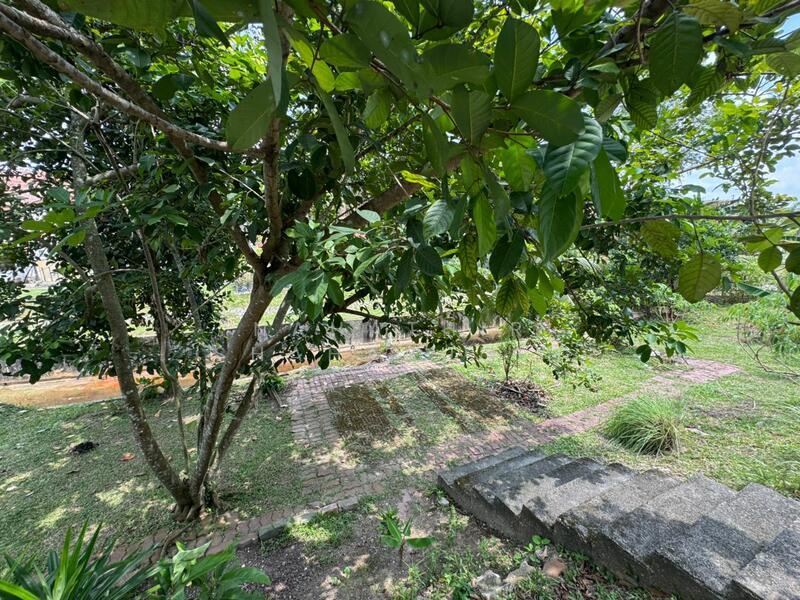 2-storey Terraced House for Sale in Seksyen 8 (Shah Alam) - Nahathir Shahabudin - Garden - PropertyGuru.com.my