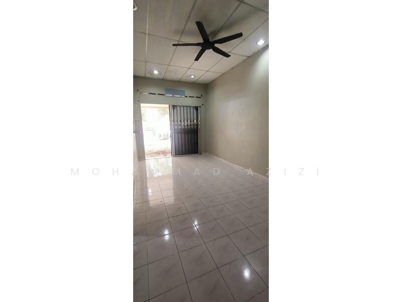1-storey Terraced House for Sale in Taman Balok Jaya 2 (Sungai Karang) - Mohammad Azizi - Living Room - PropertyGuru.com.my