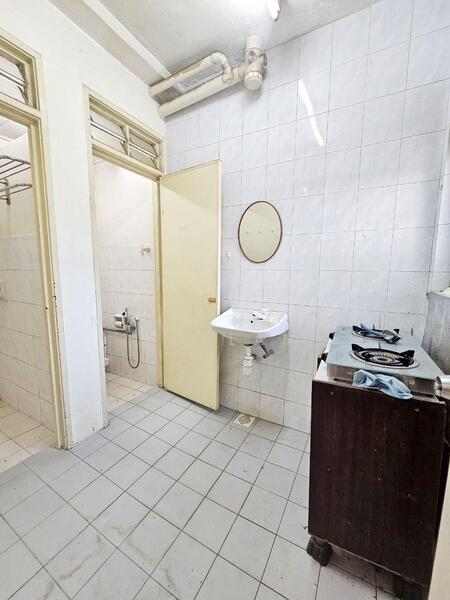 Pangsapuri Suria untuk Untuk Dijual - RM 220,000, Feb 2026 - Bathroom - PropertyGuru.com.my