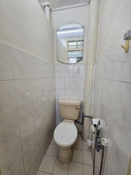 Pangsapuri Suria untuk Untuk Dijual - RM 220,000, Feb 2026 - Bathroom - PropertyGuru.com.my