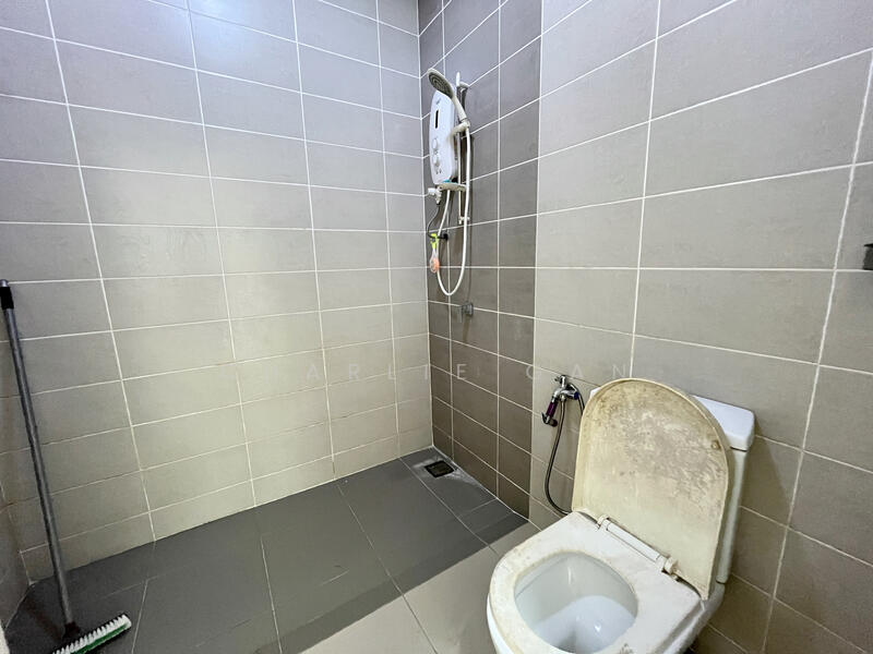 Terraced House for Sale in Bandar Saujana Putra (Tanjong Duabelas) - Charlie Gan - Bathroom - PropertyGuru.com.my