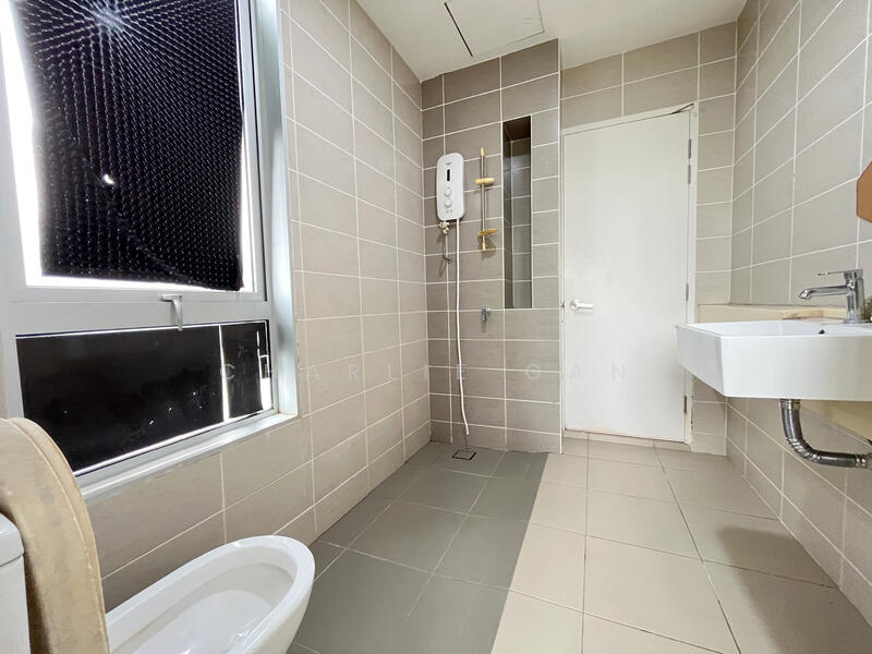 Terraced House for Sale in Bandar Saujana Putra (Tanjong Duabelas) - Charlie Gan - Bathroom - PropertyGuru.com.my