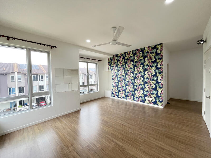 Terraced House for Sale in Bandar Saujana Putra (Tanjong Duabelas) - Charlie Gan - Living Room - PropertyGuru.com.my