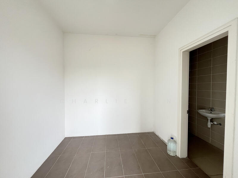 Terraced House for Sale in Bandar Saujana Putra (Tanjong Duabelas) - Charlie Gan - Interior - PropertyGuru.com.my