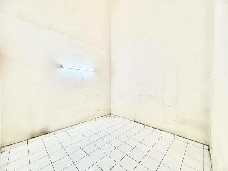 1-storey Terraced House for Sale in Taman Molek (Johor Bahru) - Ee Fong Toh - Interior - PropertyGuru.com.my