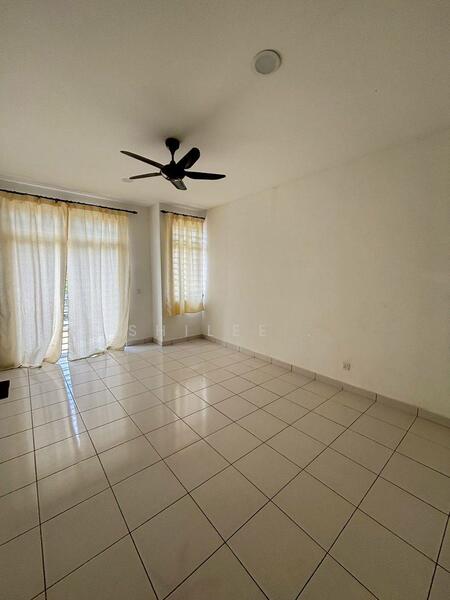 2-storey Terraced House for Sale in Bandar Bistari Perdana (Pasir Gudang) - Shilee . - Living Room - PropertyGuru.com.my