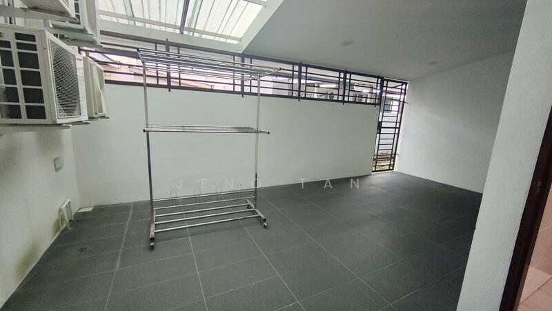 Single storey Tabuan jaya Kuching Sarawak for rent untuk Untuk Disewa - RM 2,200 /bulan, Feb 2026 - Balcony - PropertyGuru.com.my