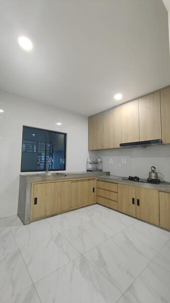 Single storey Tabuan jaya Kuching Sarawak for rent untuk Untuk Disewa - RM 2,200 /bulan, Feb 2026 - Kitchen - PropertyGuru.com.my