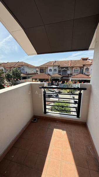 2-storey Terraced House for Rent in Bandar Puteri Puchong (Puchong) - Jashen Tan - Balcony - PropertyGuru.com.my