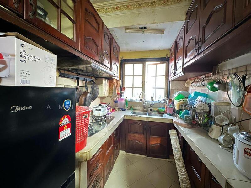 Apartment for Sale at Apartment Seri Meranti - Amirul Nasyriq - Kitchen - PropertyGuru.com.my