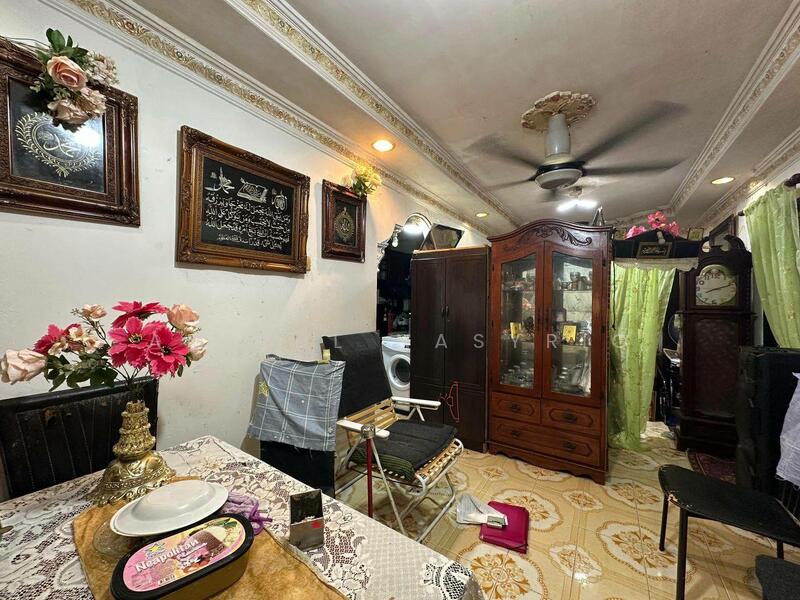 Apartment for Sale at Apartment Seri Meranti - Amirul Nasyriq - Living Room - PropertyGuru.com.my