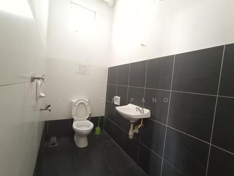 Shop for Sale in Masai (Johor) - Janice Pang - Bathroom - PropertyGuru.com.my