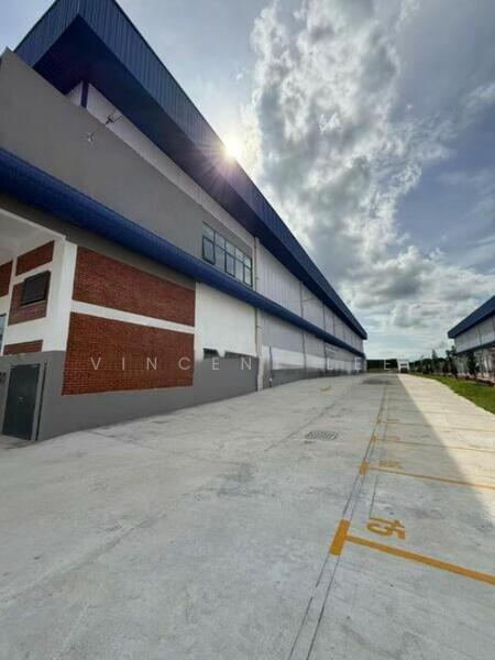 Factory for Rent in Kawasan Perindustrian Kundang (Rawang) - Vincent Lee - Exterior - PropertyGuru.com.my