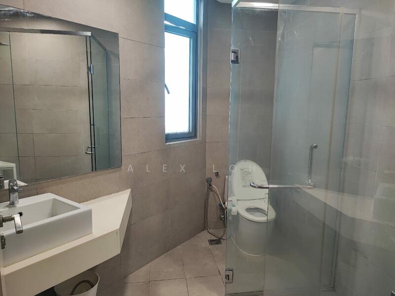 Condominium for Rent at Vivo Residential Suites - Alex Loh - Bathroom - PropertyGuru.com.my