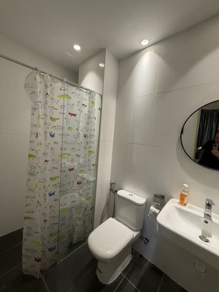 Reizz Residence untuk Untuk Disewa - RM 2,400 /bulan, Apr 2026 - Bathroom - PropertyGuru.com.my