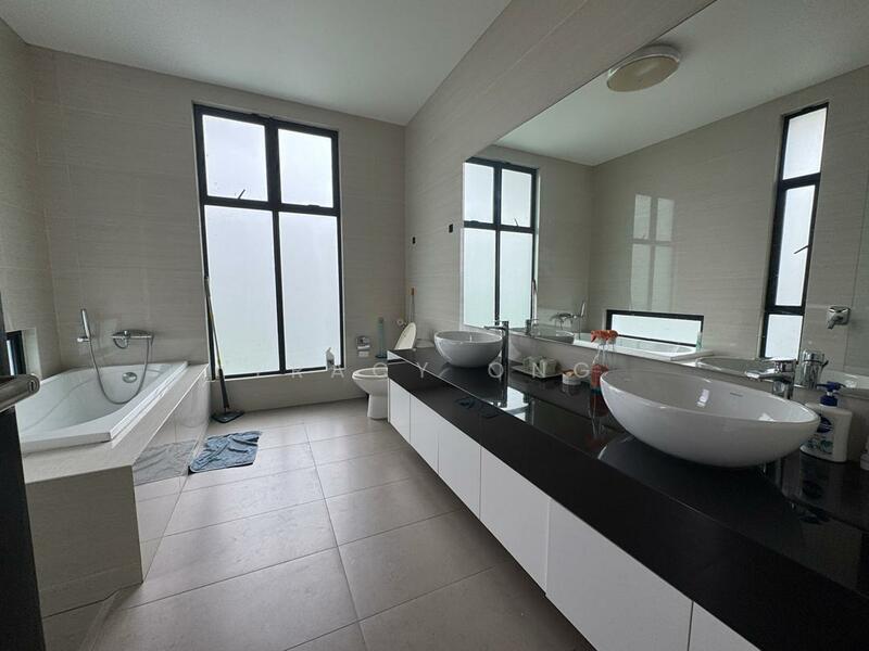 Bungalow for Sale in Senibong Cove (Masai) - Tracy Ong - Bathroom - PropertyGuru.com.my