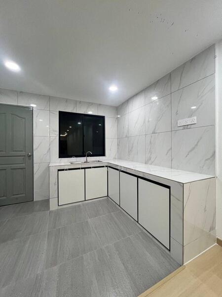 1-storey Terraced House for Sale in Ulu Tiram (Johor) - Suresh Rajendran - Kitchen - PropertyGuru.com.my