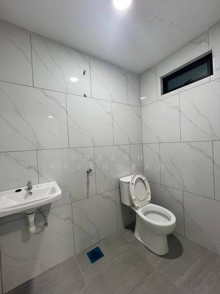 1-storey Terraced House for Sale in Ulu Tiram (Johor) - Suresh Rajendran - Bathroom - PropertyGuru.com.my