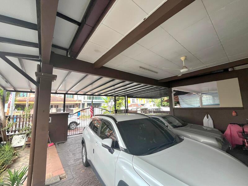 2-storey Terraced House for Sale in Seksyen 7 (Shah Alam) - Fifi Syafiza - Car Park - PropertyGuru.com.my