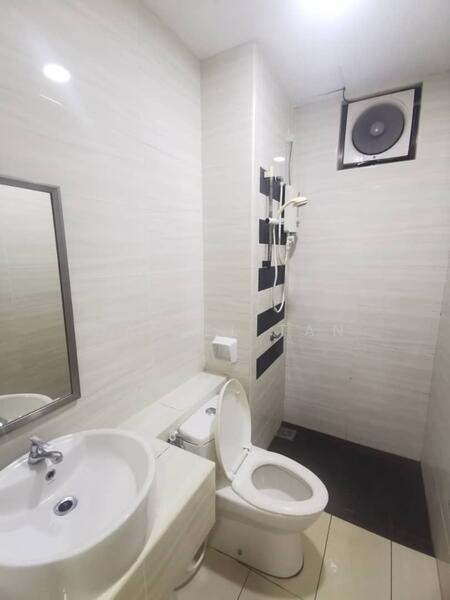 Service Residence for Rent at D'Summit Residences - Daniel Tan - Bathroom - PropertyGuru.com.my